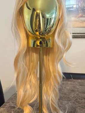 Blonde Long Wavy Women's Wig - Natural Blonde